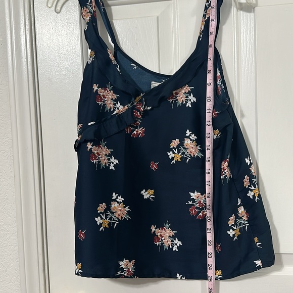 NWOT Abercrombie floral top - Picture 4 of 4